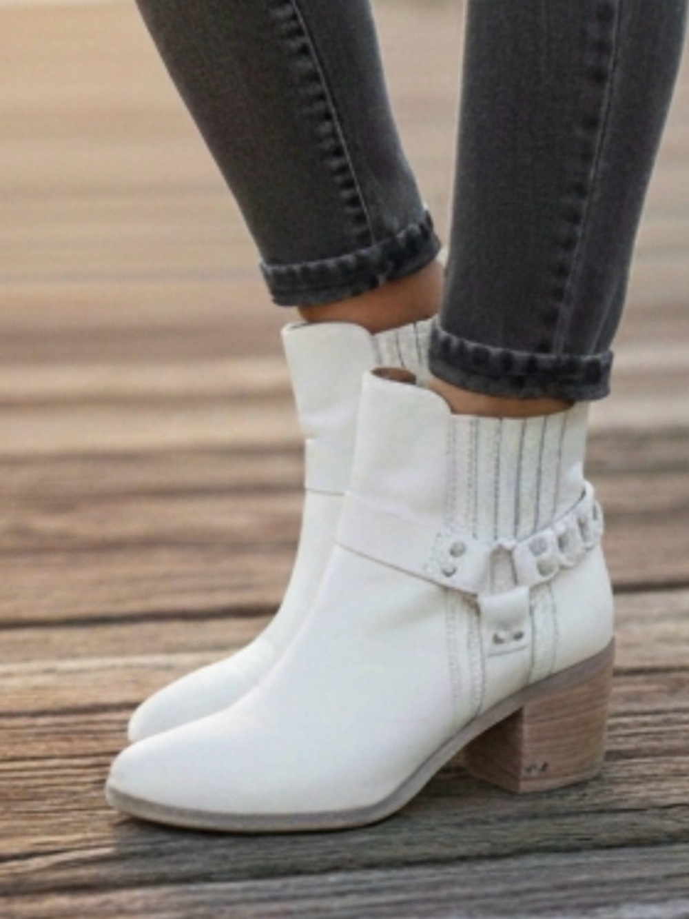 Sam Edelman White Leather Ankle booties with buckle detail